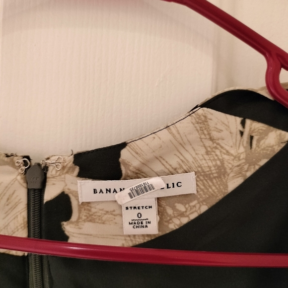 Banana Repiblic Floral Black and Cream Dress - Picture 7 of 7